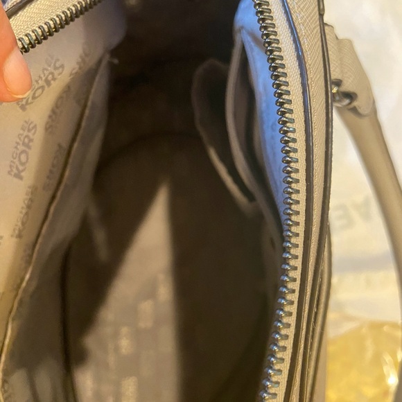 Michael kors genuine bag in an excellent condition - Picture 7 of 9